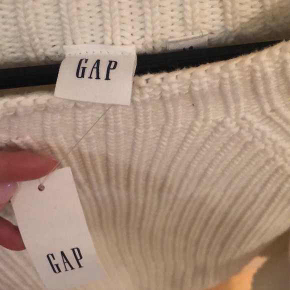 Knit white sweater. Brand new. Tag on - Picture 2 of 2